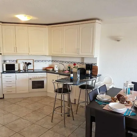 Apartment San Marino With Heated Pool, Only 450 Meters To The Beach, Wifi